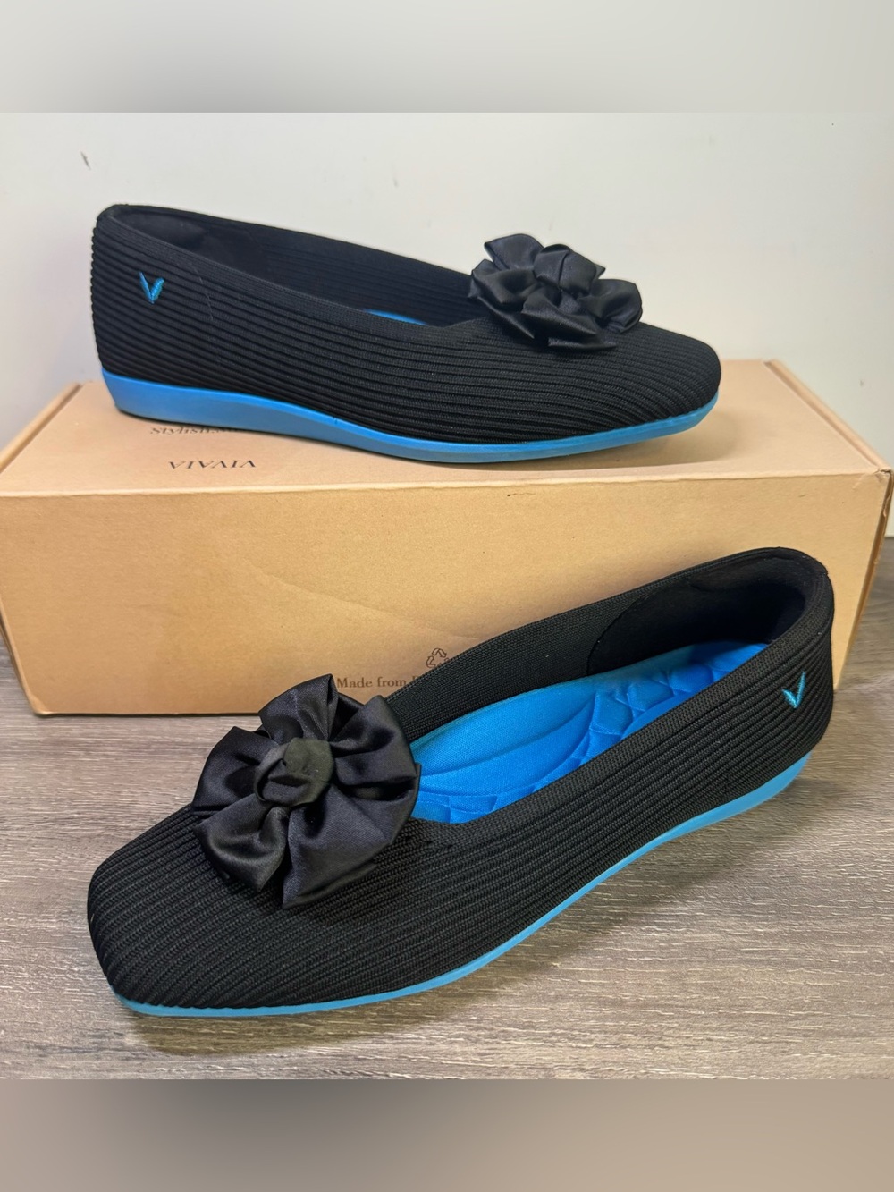 Vivaia walker square t detachable bow flats size 37/US6.5 EUC